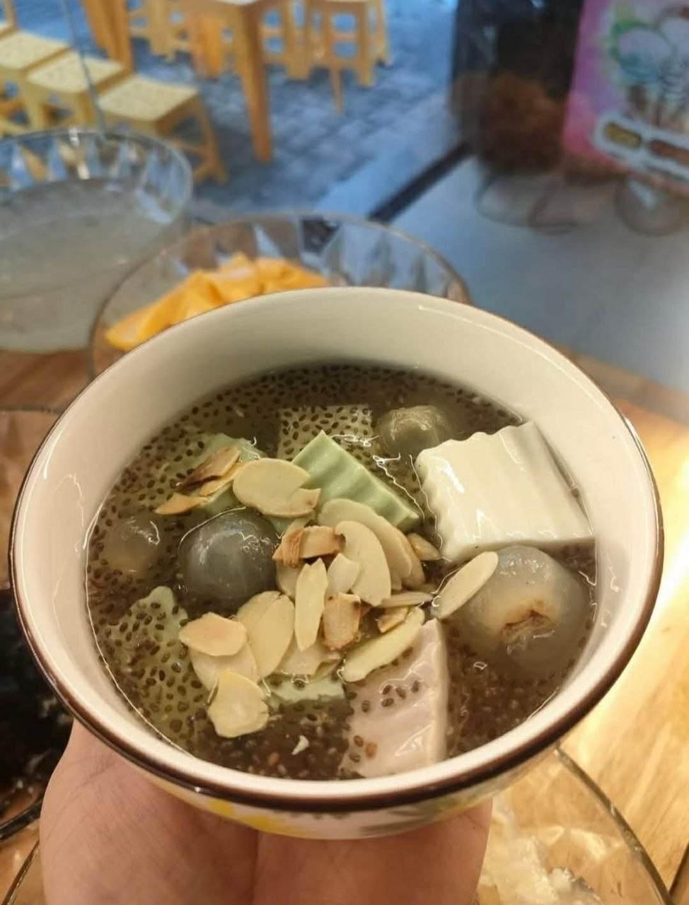 Chè hạt chia & thạch