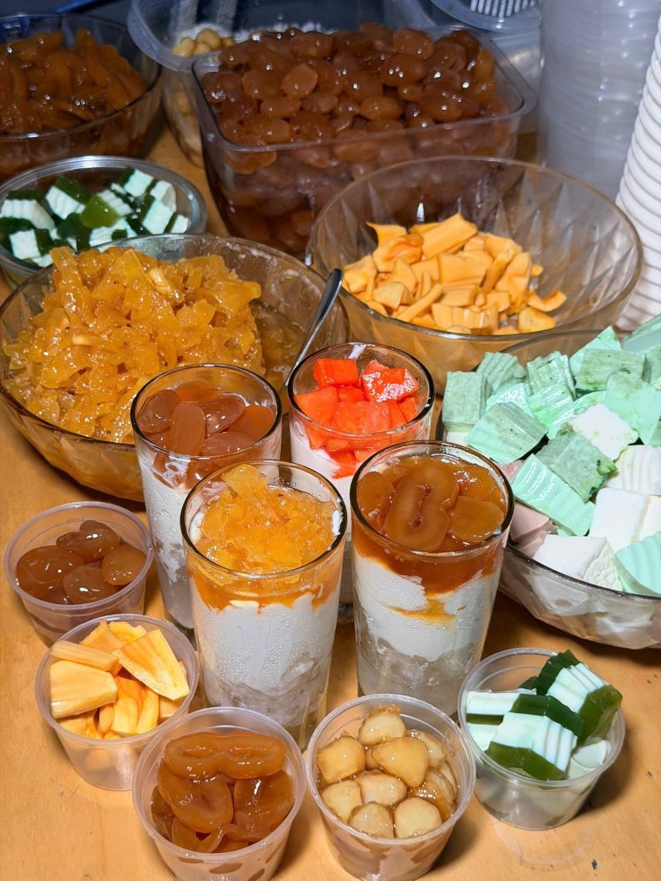 Chè ly & topping
